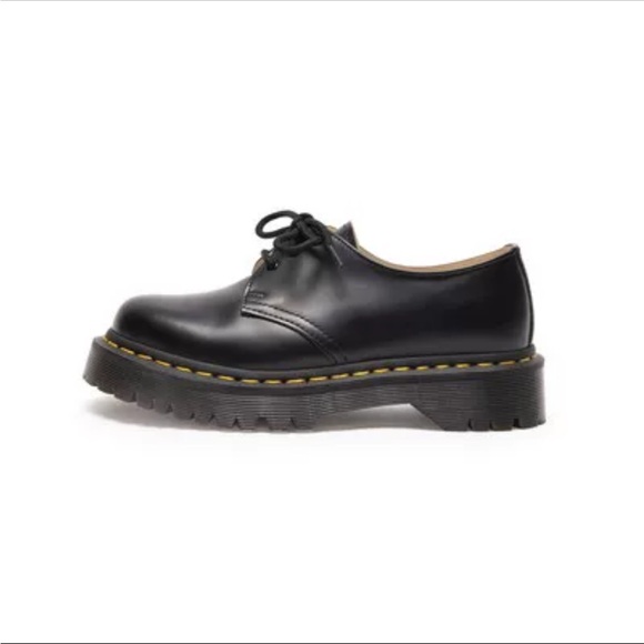 Oxford Shoes - Picture 1 of 7